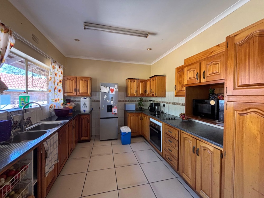 House to rent in Hoedspruit - 1HS1743144