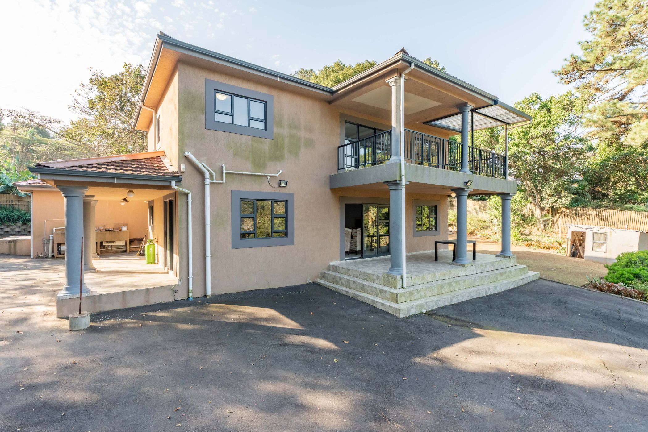Double-storey house for sale in Forest Hills - 1KF1741652