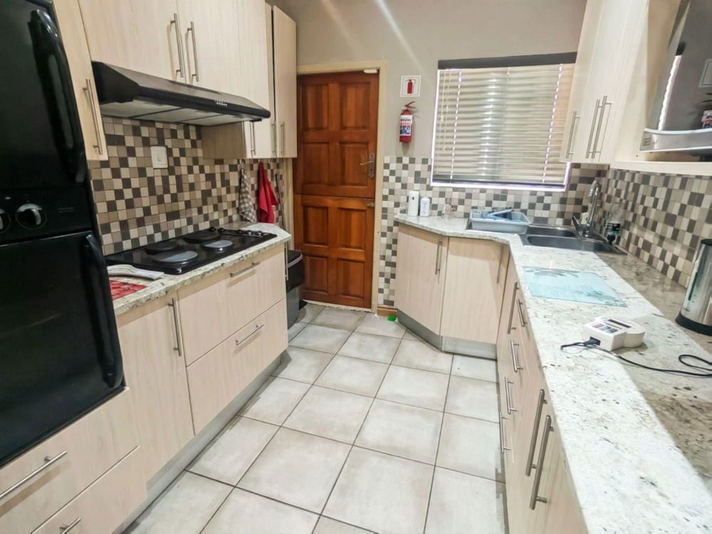 Double-storey house to rent in Colchester - 1PLZ1737591