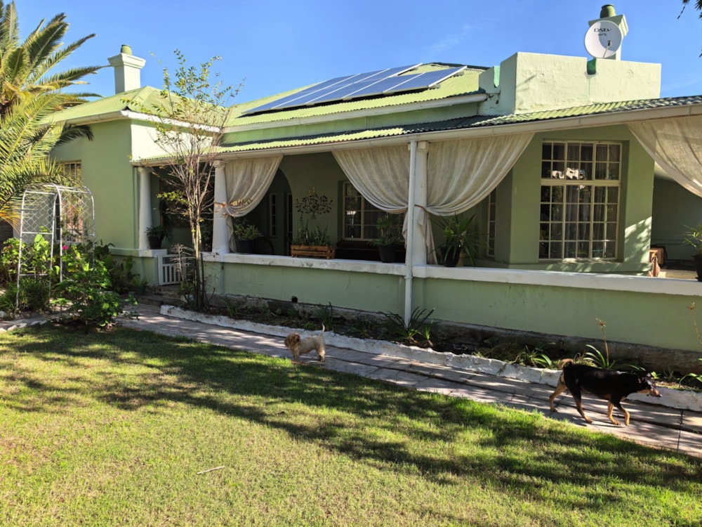 House for sale in Middedorp, Beaufort West - 1KK1742758 House for sale in Middedorp, Beaufort West - 1KK1742758