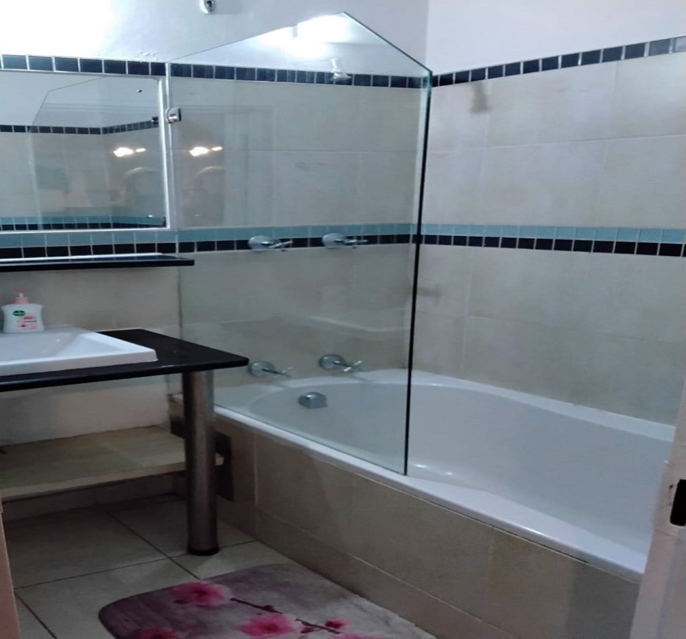 Apartment for sale in Lynnwood, Pretoria East - PT1714023 Apartment for sale in Lynnwood, Pretoria East - PT1714023