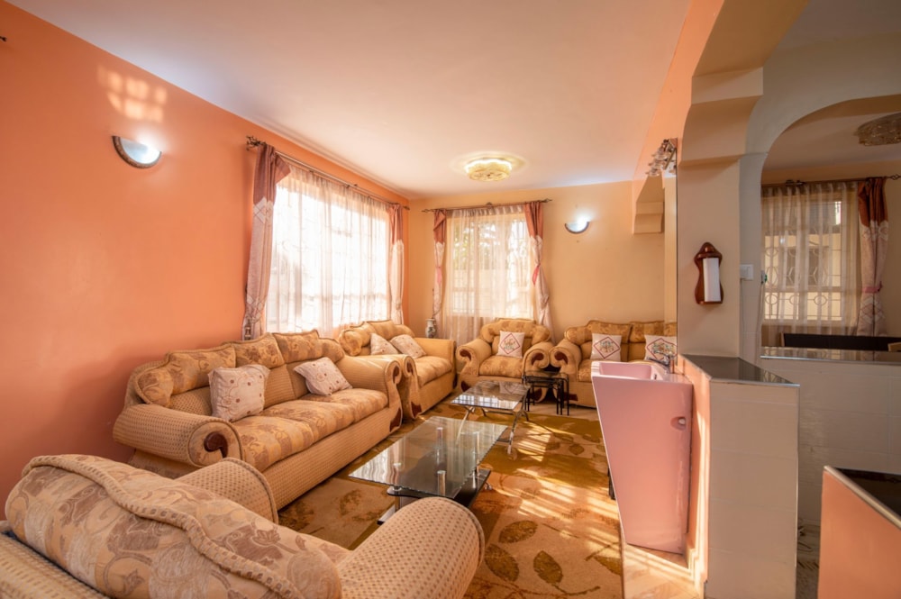 Double-storey house for sale in Thika Road, Kenya - 3KE1742203 Double-storey house for sale in Thika Road, Kenya - 3KE1742203