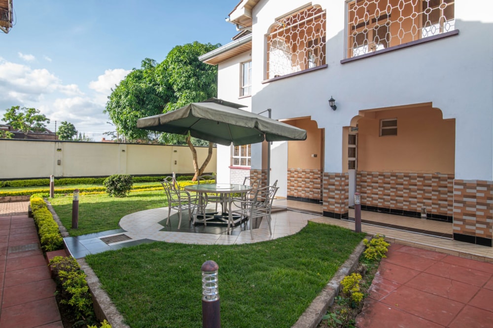 Double-storey house for sale in Thika Road, Kenya - 3KE1742203 Double-storey house for sale in Thika Road, Kenya - 3KE1742203
