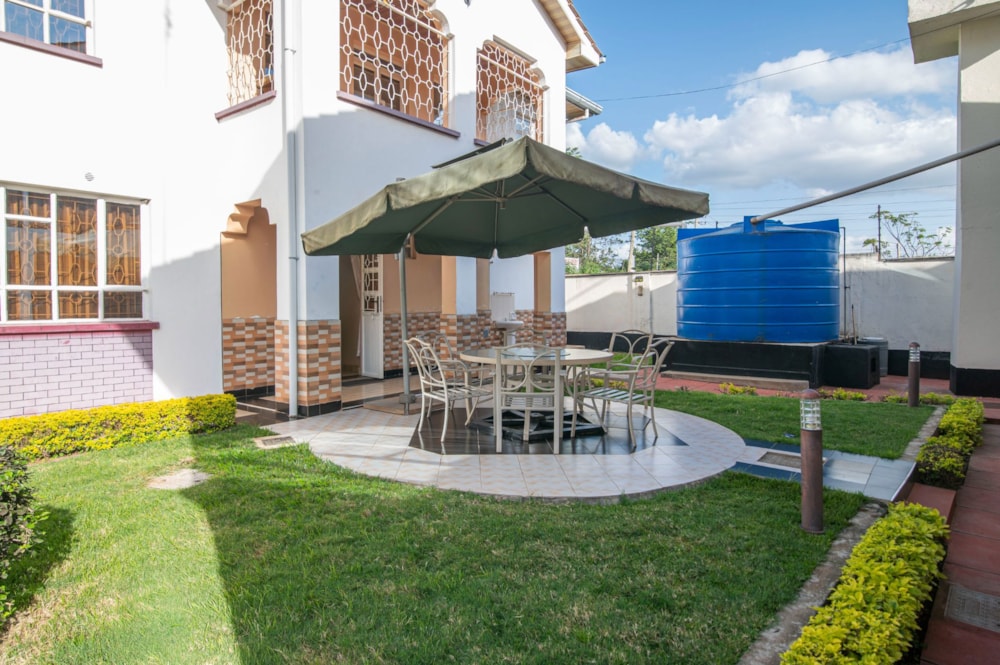 Double-storey house for sale in Thika Road, Kenya - 3KE1742203 Double-storey house for sale in Thika Road, Kenya - 3KE1742203