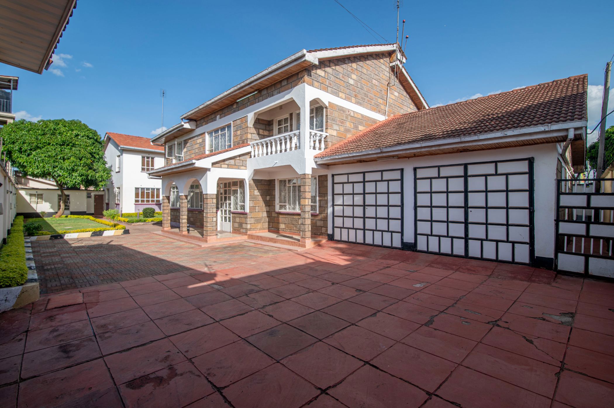 Double-storey house for sale in Nairobi, Kenya - 3KE1742203