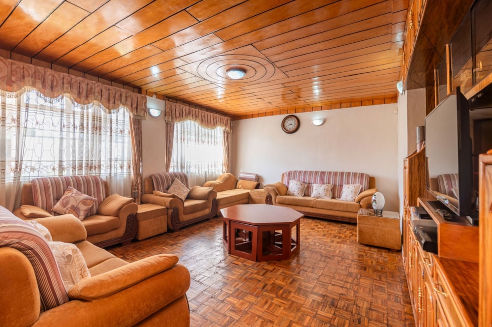 Double-storey house for sale in Thika Road, Kenya - 3KE1742203 Double-storey house for sale in Thika Road, Kenya - 3KE1742203