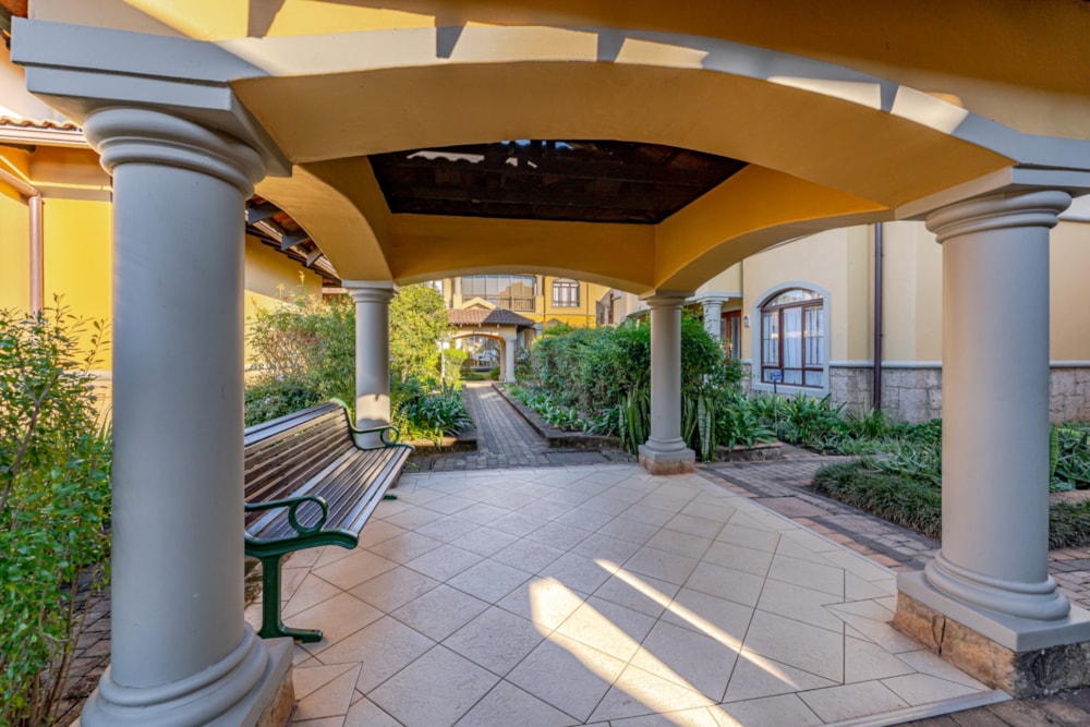 Apartment for sale in Le Domaine Estate - 1KF1741834