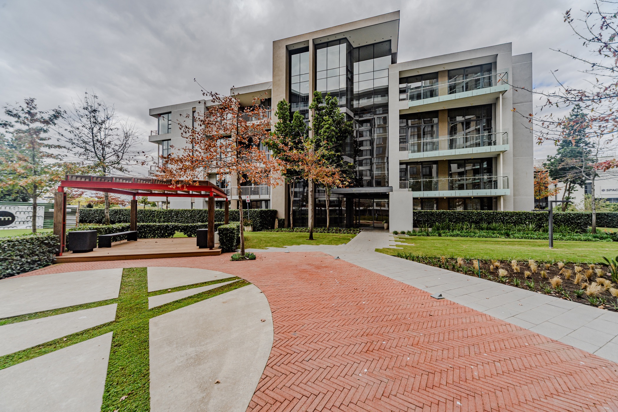 Penthouse apartment to rent in Menlyn - PTL1740542