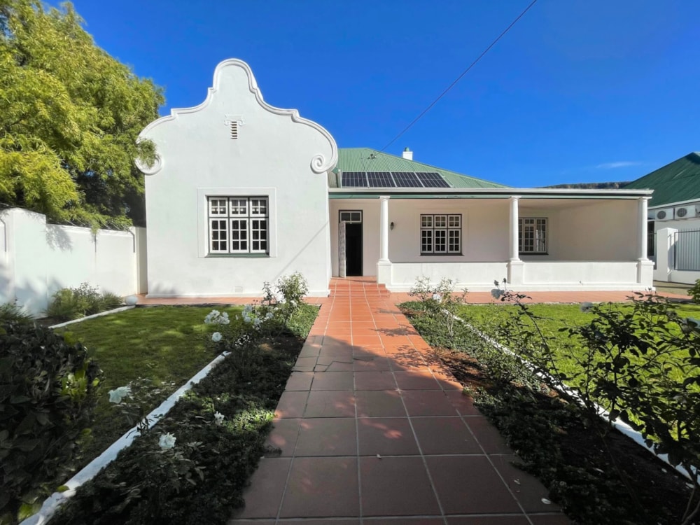 House for sale in Graaff-Reinet - 1KK1740919 House for sale in Graaff-Reinet - 1KK1740919