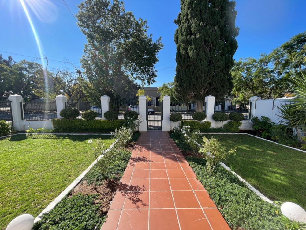 House for sale in Graaff-Reinet - 1KK1740919 House for sale in Graaff-Reinet - 1KK1740919