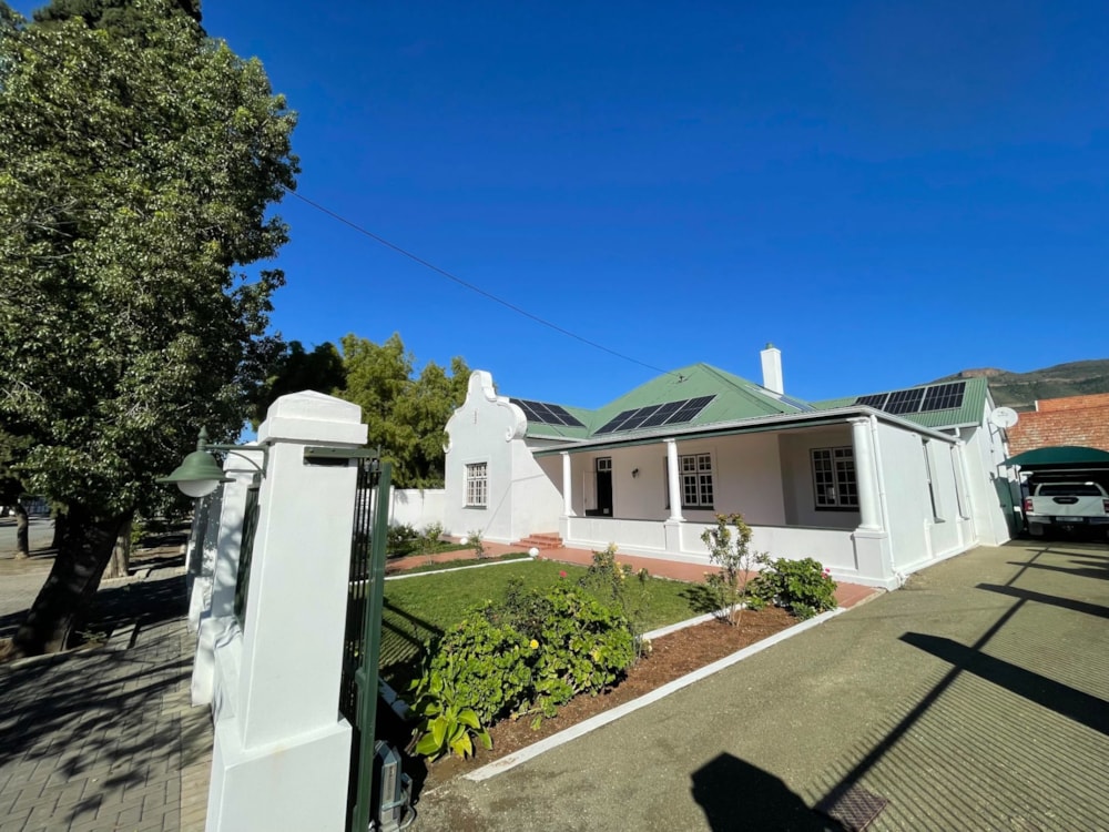 House for sale in Graaff-Reinet - 1KK1740919 House for sale in Graaff-Reinet - 1KK1740919
