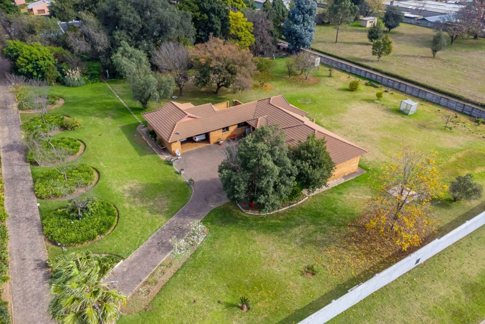 Smallholding for sale in Randfontein - 1KR1742212