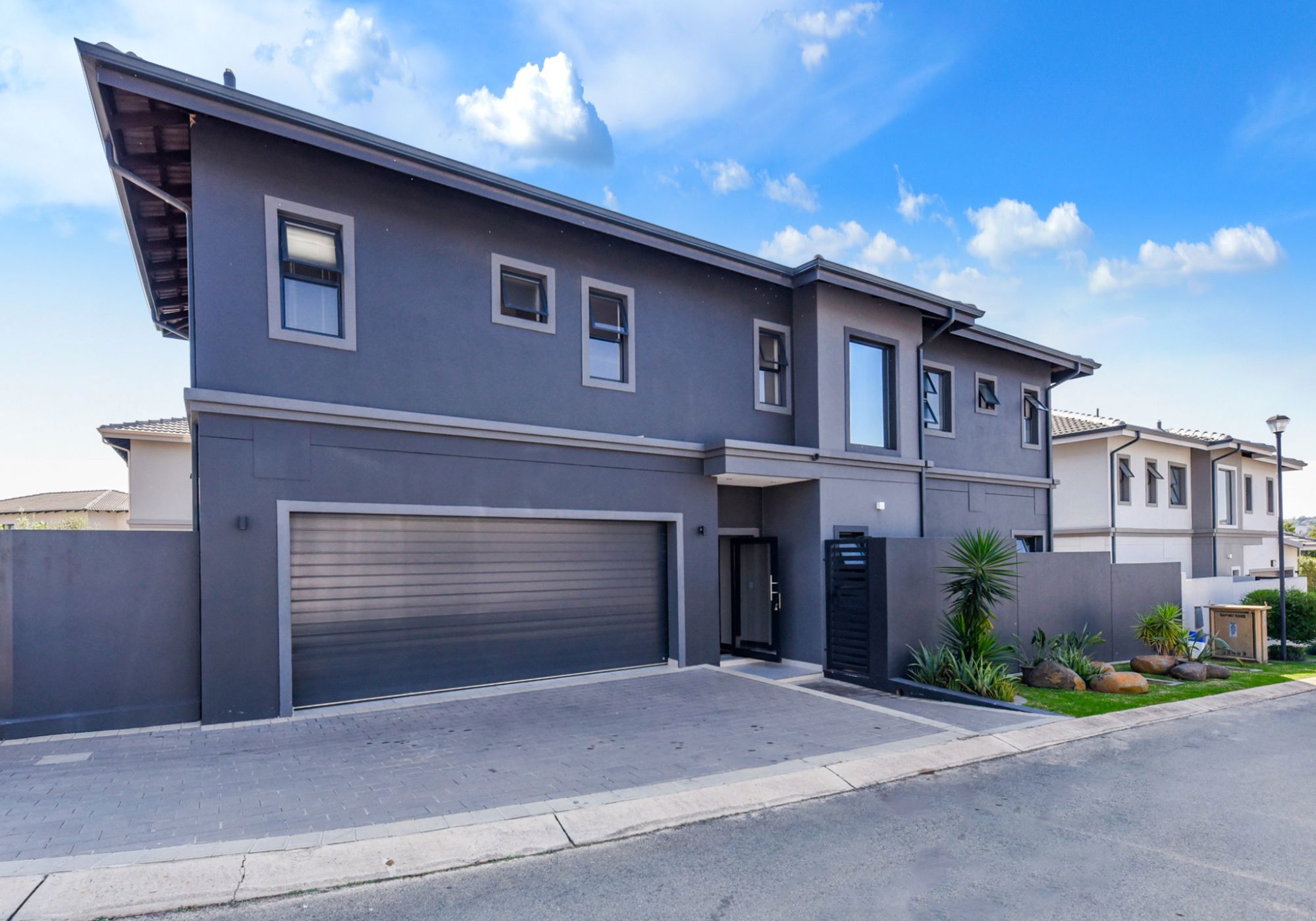 Double-storey house for sale in Olivedale - FW1741211