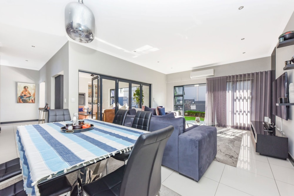 Double-storey house for sale in Olivedale - FW1741211