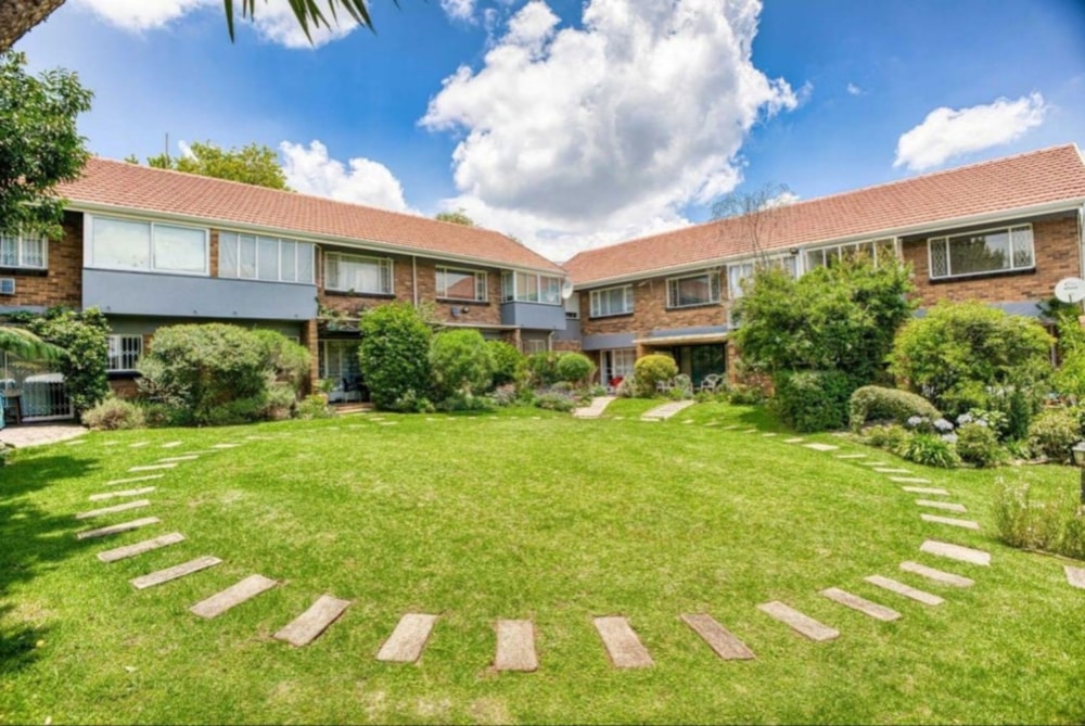 Double-storey apartment to rent in Robindale - RAL1741980 Double-storey apartment to rent in Robindale - RAL1741980