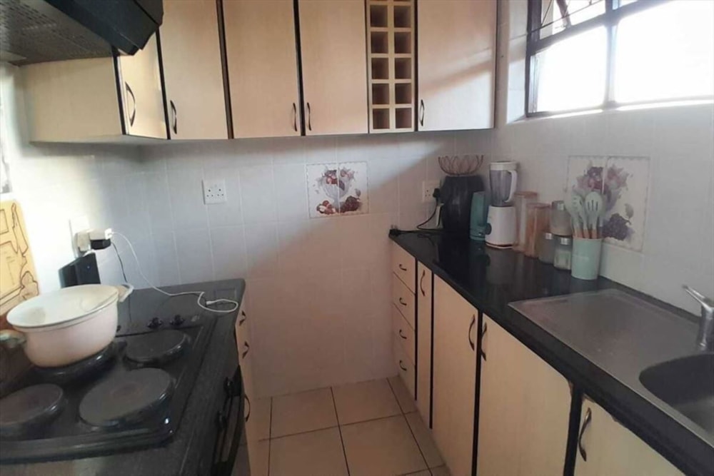 Apartment for sale in Amanzimtoti - 1WB1741484 Apartment for sale in Amanzimtoti - 1WB1741484