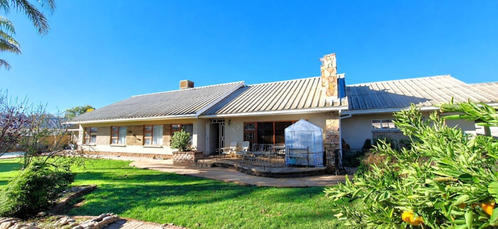 House for sale in Wesbank, Oudtshoorn - 1OU1741572 House for sale in Wesbank, Oudtshoorn - 1OU1741572