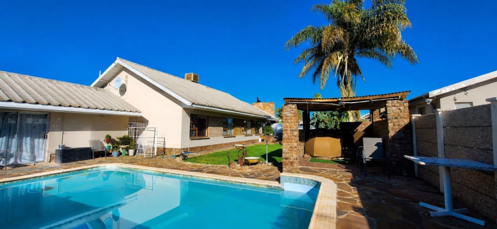 House for sale in Wesbank, Oudtshoorn - 1OU1741572