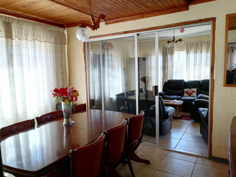 House for sale in Duduza - 1SP1741529 House for sale in Duduza - 1SP1741529