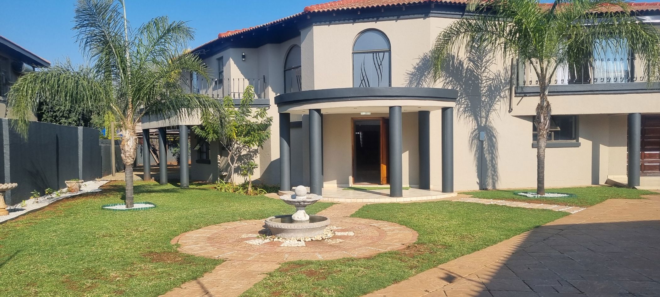 Double-storey house for sale in Roylglen - 1KJ1741525