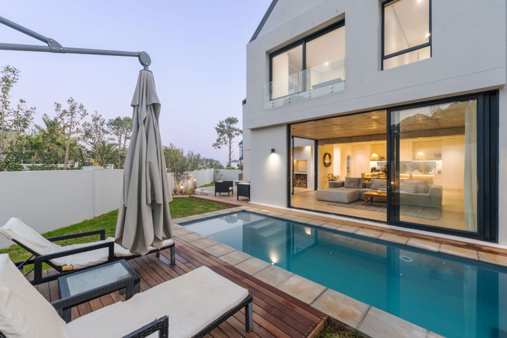 House for sale in Worlds View, Somerset West - SW1742959 House for sale in Worlds View, Somerset West - SW1742959