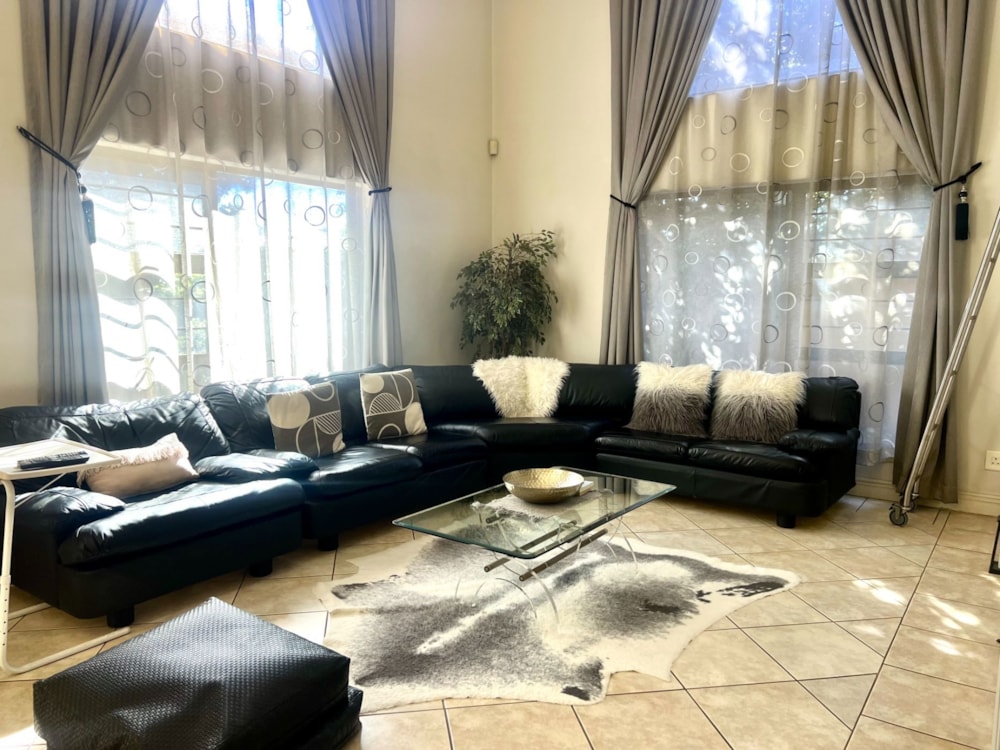 Double-storey cluster to rent in River Club, Sandton - JBL1741684 Double-storey cluster to rent in River Club, Sandton - JBL1741684