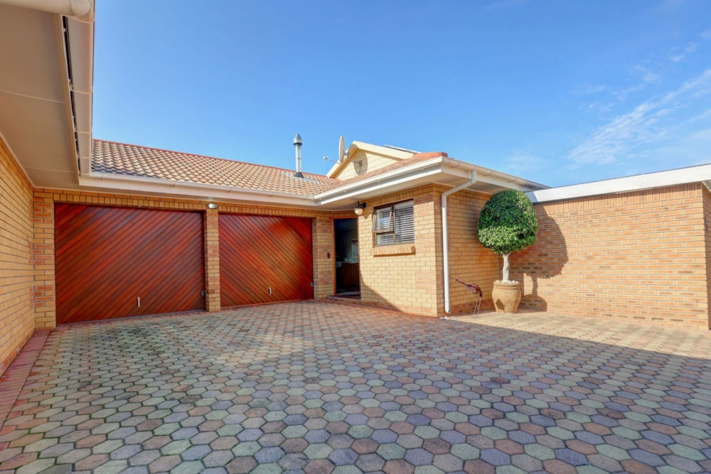 Townhouse for sale in Hartenbos - 1MB1741784 Townhouse for sale in Hartenbos - 1MB1741784