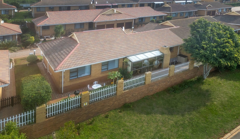 Townhouse for sale in Hartenbos - 1MB1741784