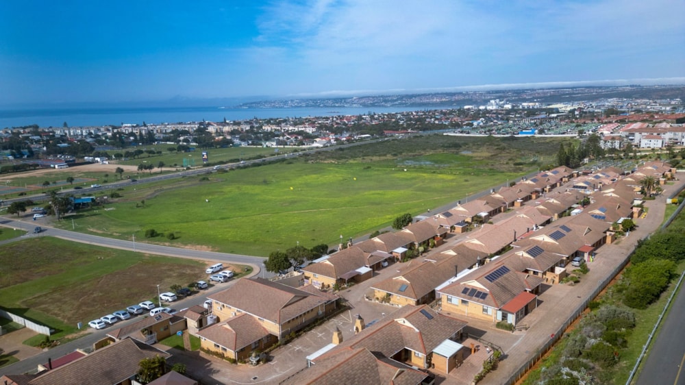 Townhouse for sale in Hartenbos - 1MB1741784