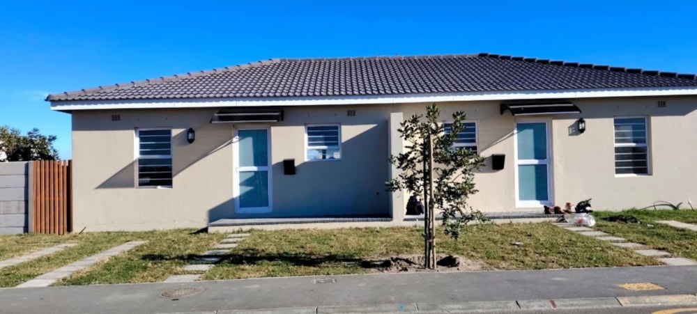 Security complex home for sale in Kuils River - 1KV1741801 Security complex home for sale in Kuils River - 1KV1741801