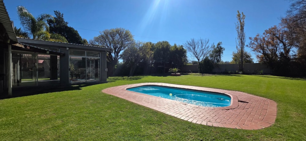 House for sale in Jim Fouche Park - 1WM1742275