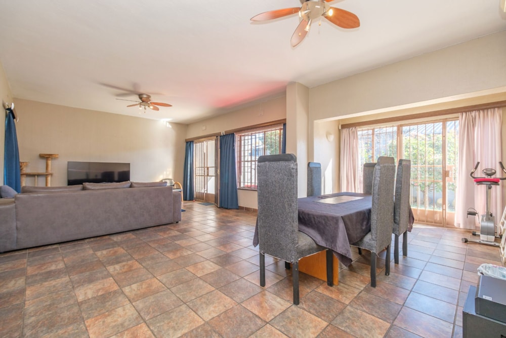 House for sale in Northcliff, Johannesburg - RAN1742747 House for sale in Northcliff, Johannesburg - RAN1742747