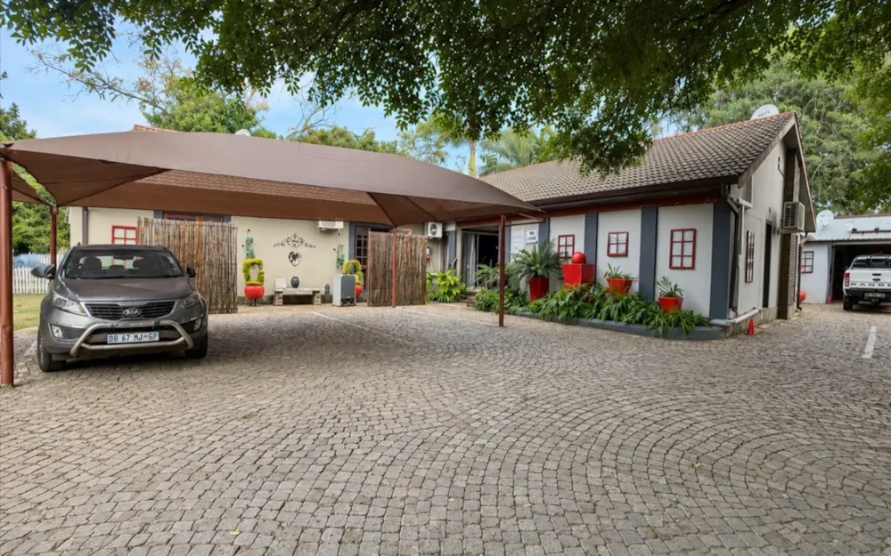 Bachelor apartment to rent in Bo Dorp - 1RU1741917