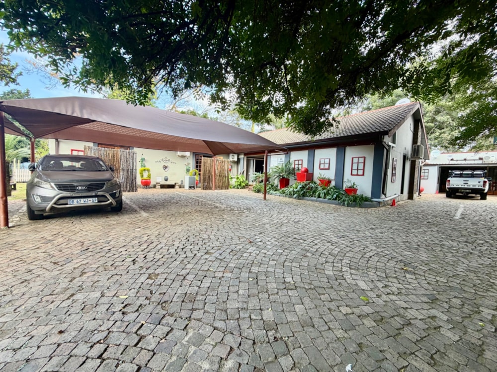 Bachelor apartment to rent in Bo Dorp - 1RU1741917
