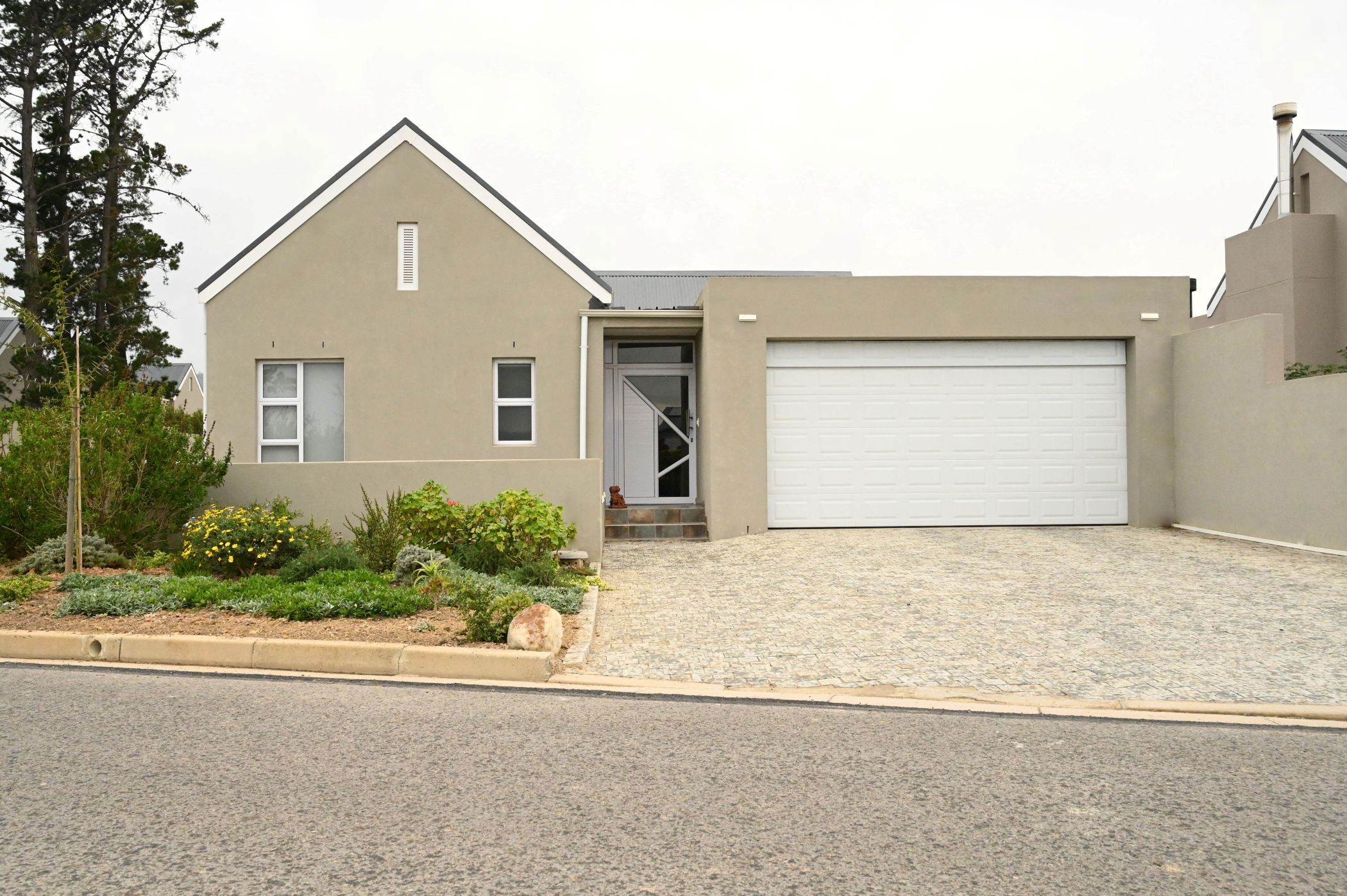 House for sale in Somerset Lakes - SW1742264