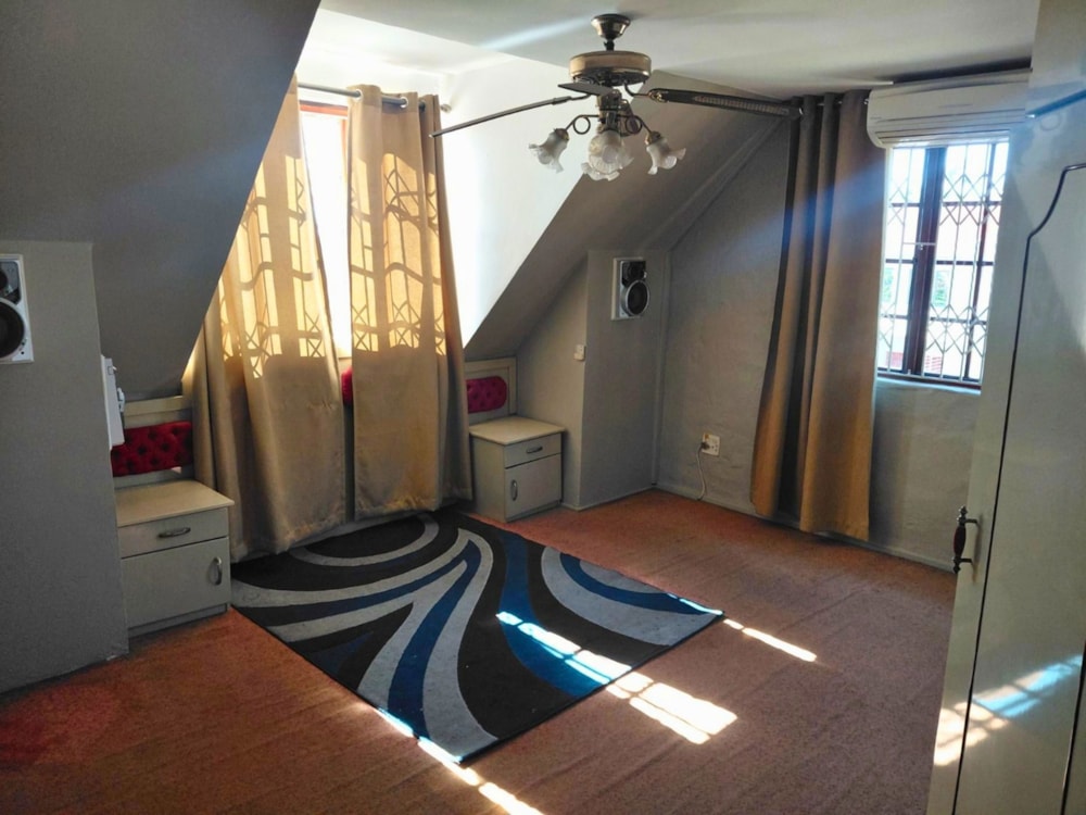 House to rent in Phoenix, KwaZulu-Natal - 1DBN1741946 House to rent in Phoenix, KwaZulu-Natal - 1DBN1741946
