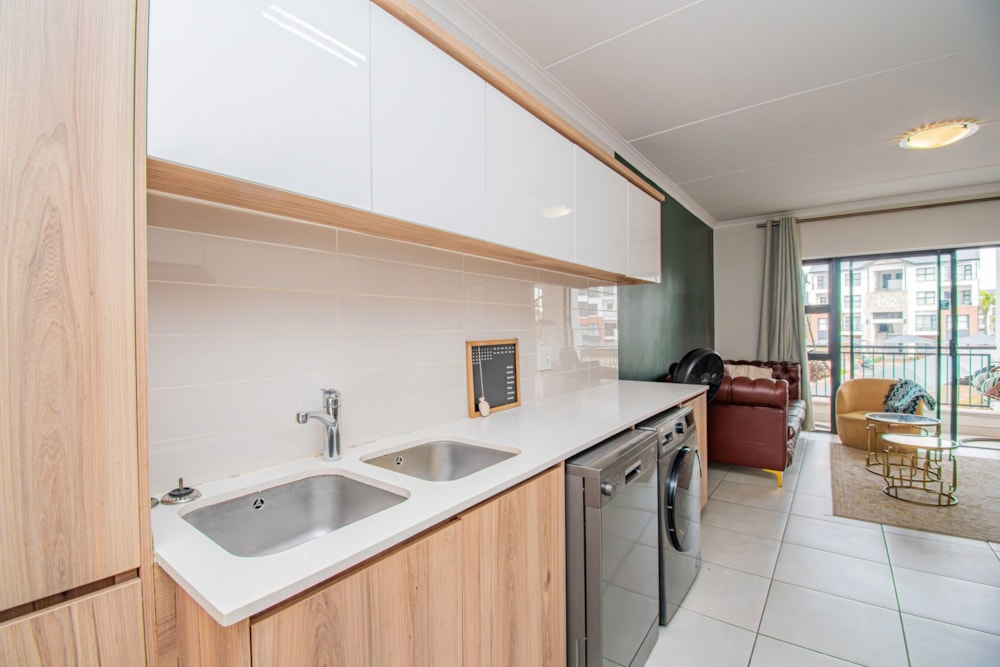 Bachelor apartment for sale in Blyde Riverwalk Estate - PT1746923