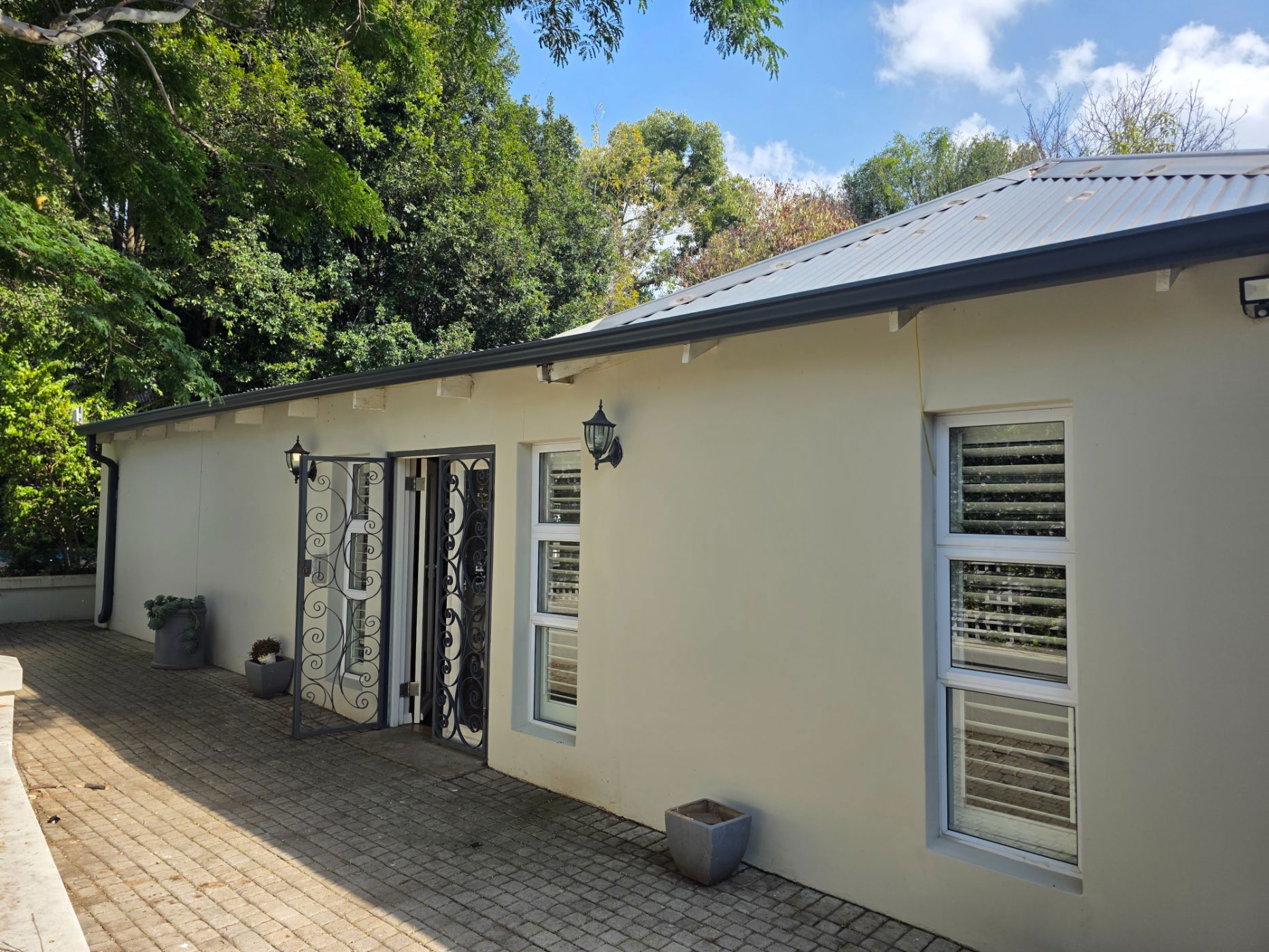 Cottage to rent in Parkwood, Johannesburg - JBL1742383