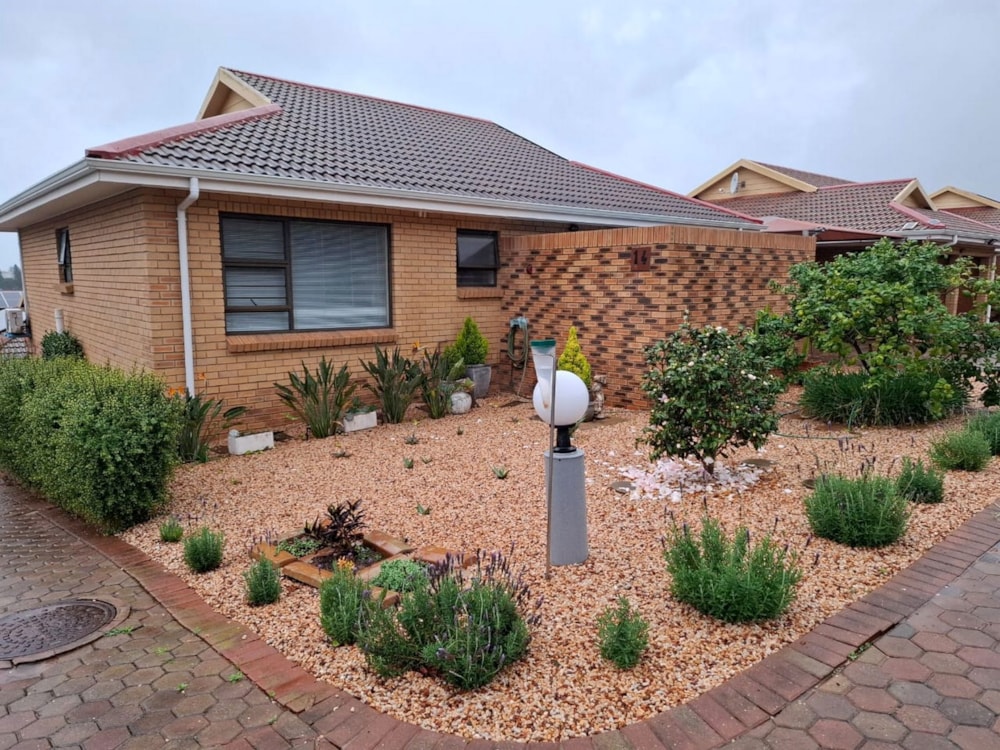 Townhouse to rent in Hartenbos - 1MB1742030