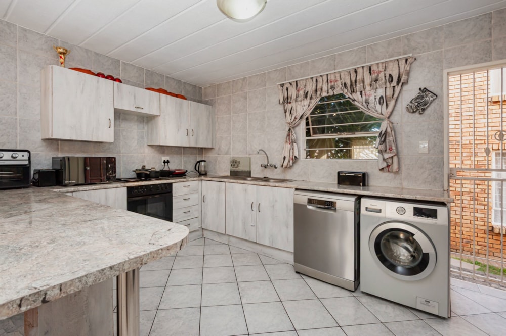 Townhouse for sale in Liefde en Vrede - 1GV1743003 Townhouse for sale in Liefde en Vrede - 1GV1743003
