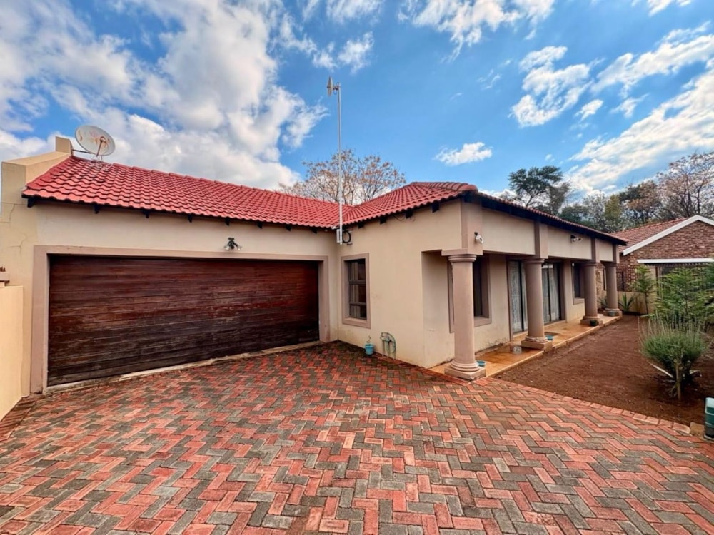 House for sale in Mooivallei Park - 1PCH1742075 House for sale in Mooivallei Park - 1PCH1742075