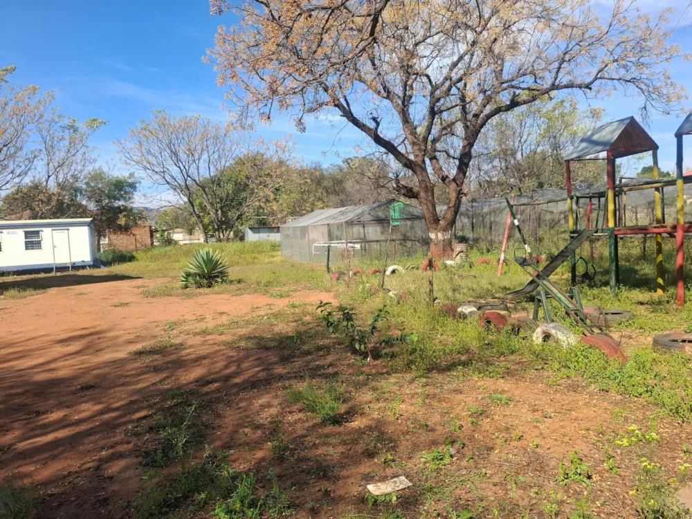 Double-storey house for sale in Lobatse, Botswana - 3BO1742121 Double-storey house for sale in Lobatse, Botswana - 3BO1742121