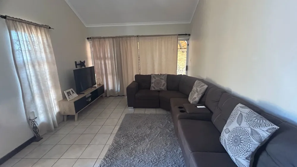 Townhouse let in Birdswood - 1RY1742194