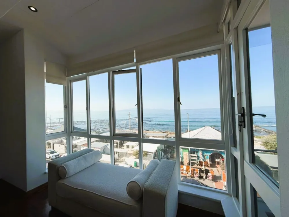 Studio apartment to rent in Kalk Bay - FHL1743608