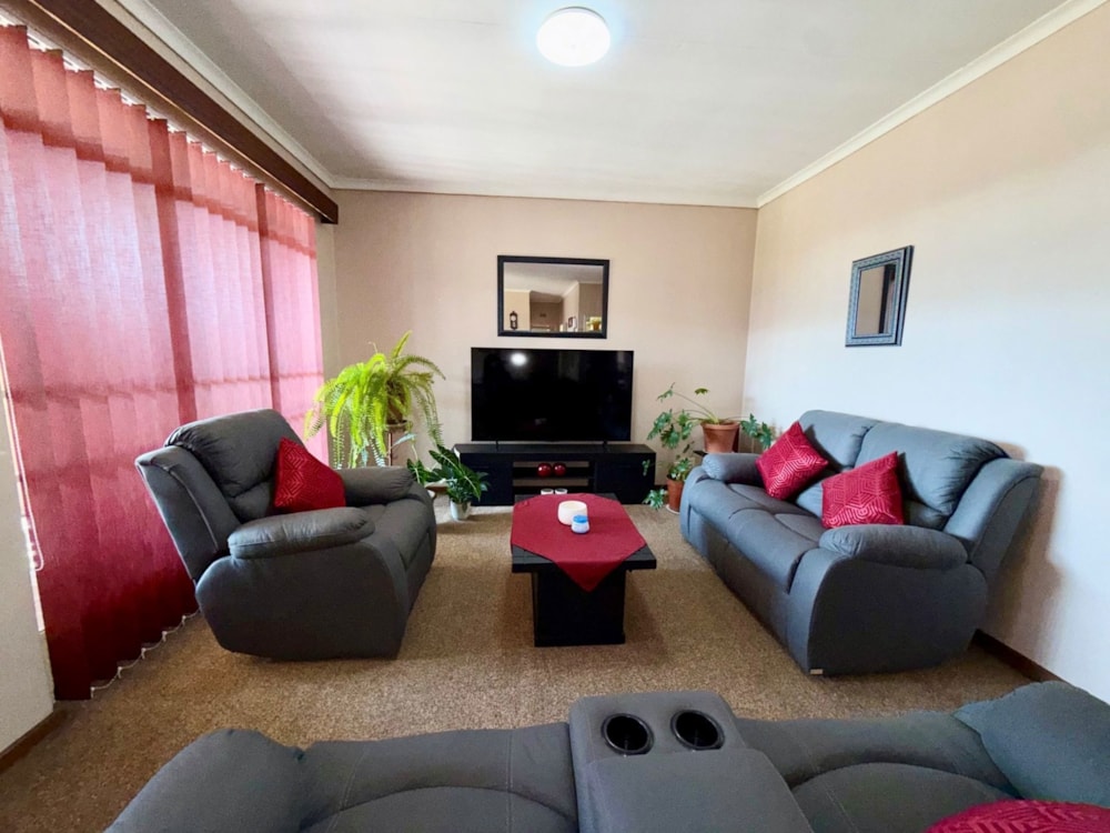 House for sale in John Vorster Park - 1EM1742276 House for sale in John Vorster Park - 1EM1742276