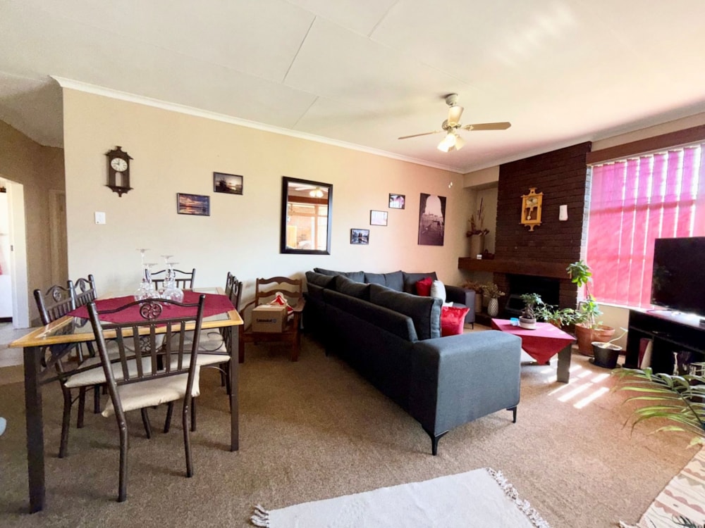 House for sale in John Vorster Park - 1EM1742276 House for sale in John Vorster Park - 1EM1742276
