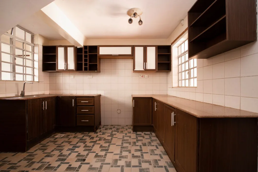 Double-storey house let in Kileleshwa, Kenya - 3KE1742362