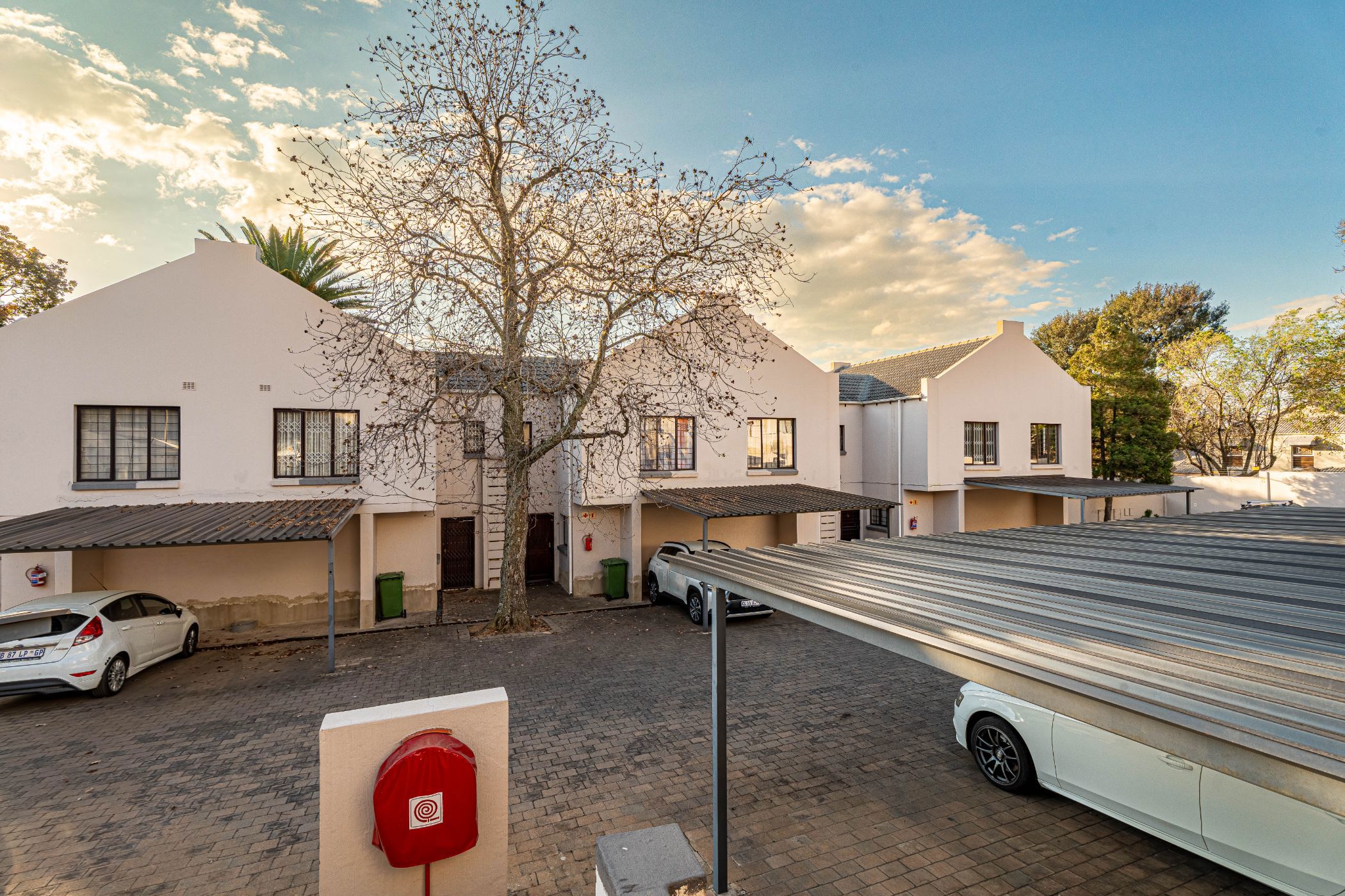Apartment for sale in Sandown, Sandton - HP1742337