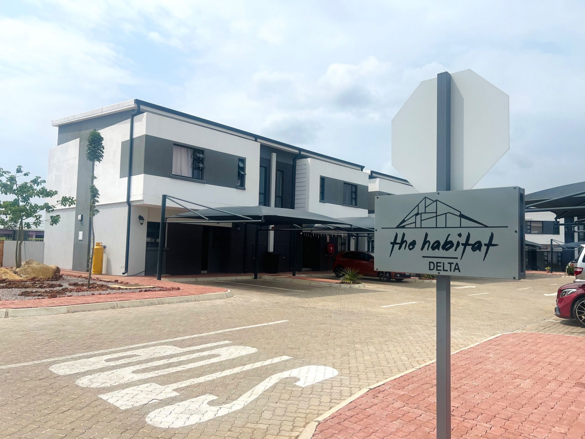 Townhouse to rent in Broadhurst, Botswana - 3BO1742353