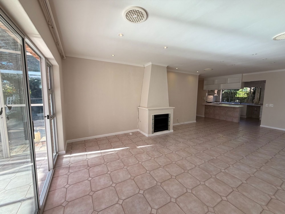 Cottage to rent in Constantia, Cape Town - RBL1742347 Cottage to rent in Constantia, Cape Town - RBL1742347